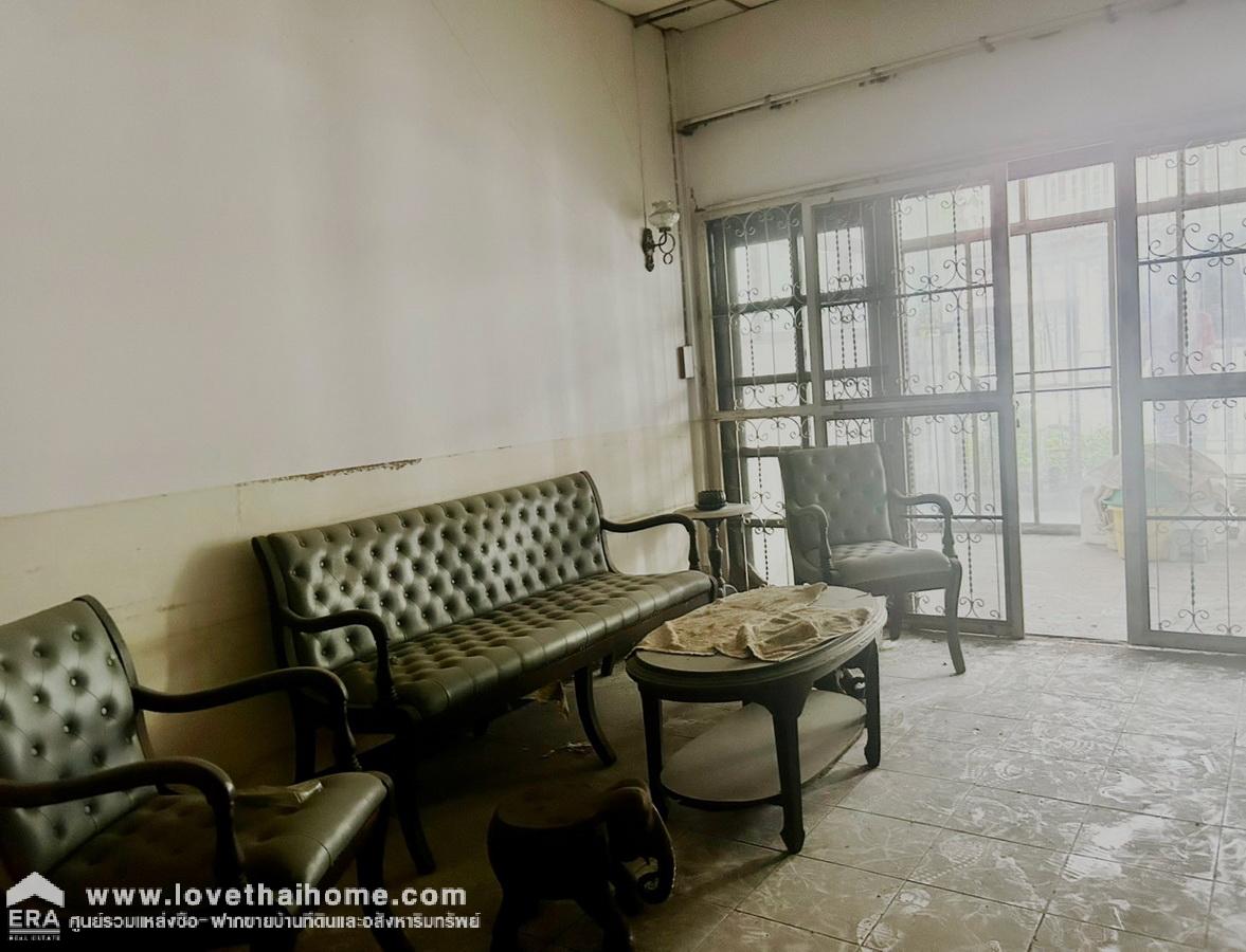 ขายทาวน์เฮ้าส์ 2 ชั้น ม.พิพรพงษ์ 2 ใกล้สนามบินดอนเมือง รวม 2 ห้องคู่ 34 ตรว. ติดถนนใหญ่ วิภาวดี-รังสิต 84 (ขาเข้า) ใกล้จุดขึ้น-ลงทางด่วน เพียง 400 เมตร ราคาถูก เหมาะสำหรับรีโนเวท
