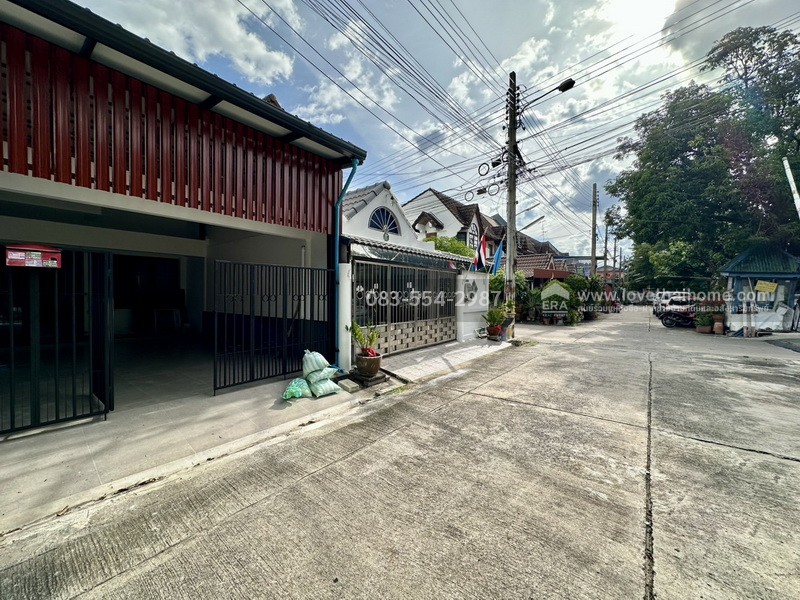 ขายทาวน์เฮ้าส์ หมู่บ้านสิรินเฮ้าส์ 2 ซ.ภูมิเวท 11 (แจ้งวัฒนะ–ปากเกร็ด 16) เข้าทาง แจ้งวัฒนะ–ปากเกร็ด 4 ได้ บ้านรีโนเวทใหม่ 19 ตร.วา ใกล้ BTS ปากเกร็ด และท่าเรือ