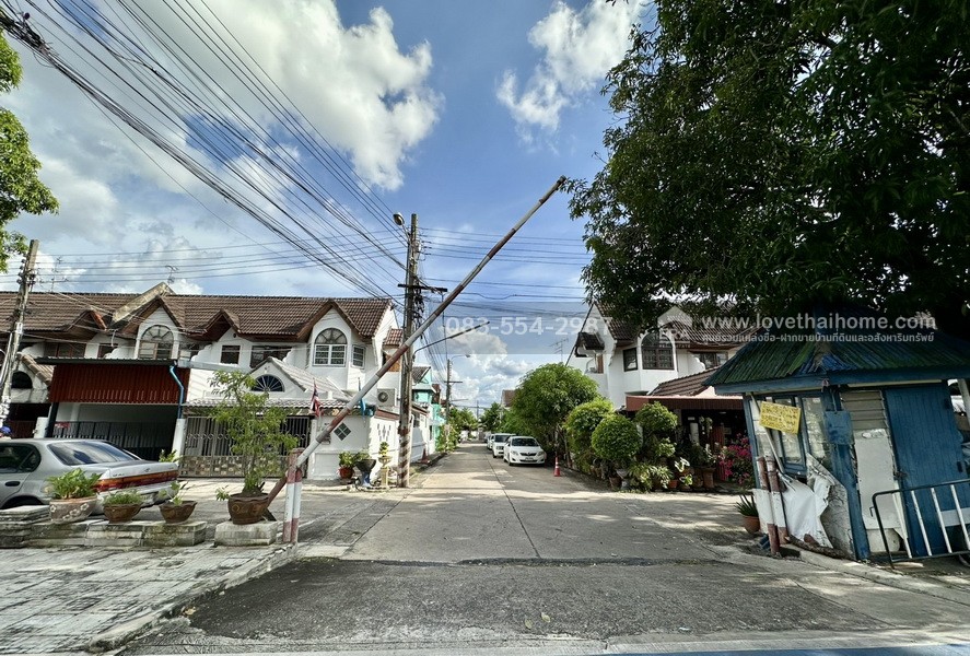 ขายทาวน์เฮ้าส์ หมู่บ้านสิรินเฮ้าส์ 2 ซ.ภูมิเวท 11 (แจ้งวัฒนะ–ปากเกร็ด 16) เข้าทาง แจ้งวัฒนะ–ปากเกร็ด 4 ได้ บ้านรีโนเวทใหม่ 19 ตร.วา ใกล้ BTS ปากเกร็ด และท่าเรือ