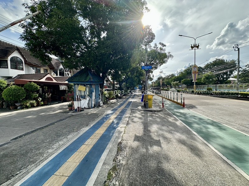 ขายทาวน์เฮ้าส์ หมู่บ้านสิรินเฮ้าส์ 2 ซ.ภูมิเวท 11 (แจ้งวัฒนะ–ปากเกร็ด 16) เข้าทาง แจ้งวัฒนะ–ปากเกร็ด 4 ได้ บ้านรีโนเวทใหม่ 19 ตร.วา ใกล้ BTS ปากเกร็ด และท่าเรือ