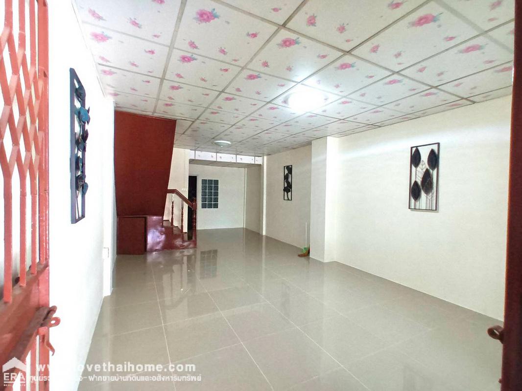 ขายทาวน์เฮ้าส์ หมู่บ้านสุรางค์-ปากเกร็ด ถนนชัยพฤกษ์ พื้นที่16.4ตรว. ใกล้เมเจอร์ปากเกร็ด ตัวบ้านได้รีโนเวท ปรับปรุงทุกอย่างสะอาดเหมือนบ้านใหม่ ราคาถูกมากๆ เมื่อเทียบกับหลังอื่นๆทั้งมือ1 และมือ2