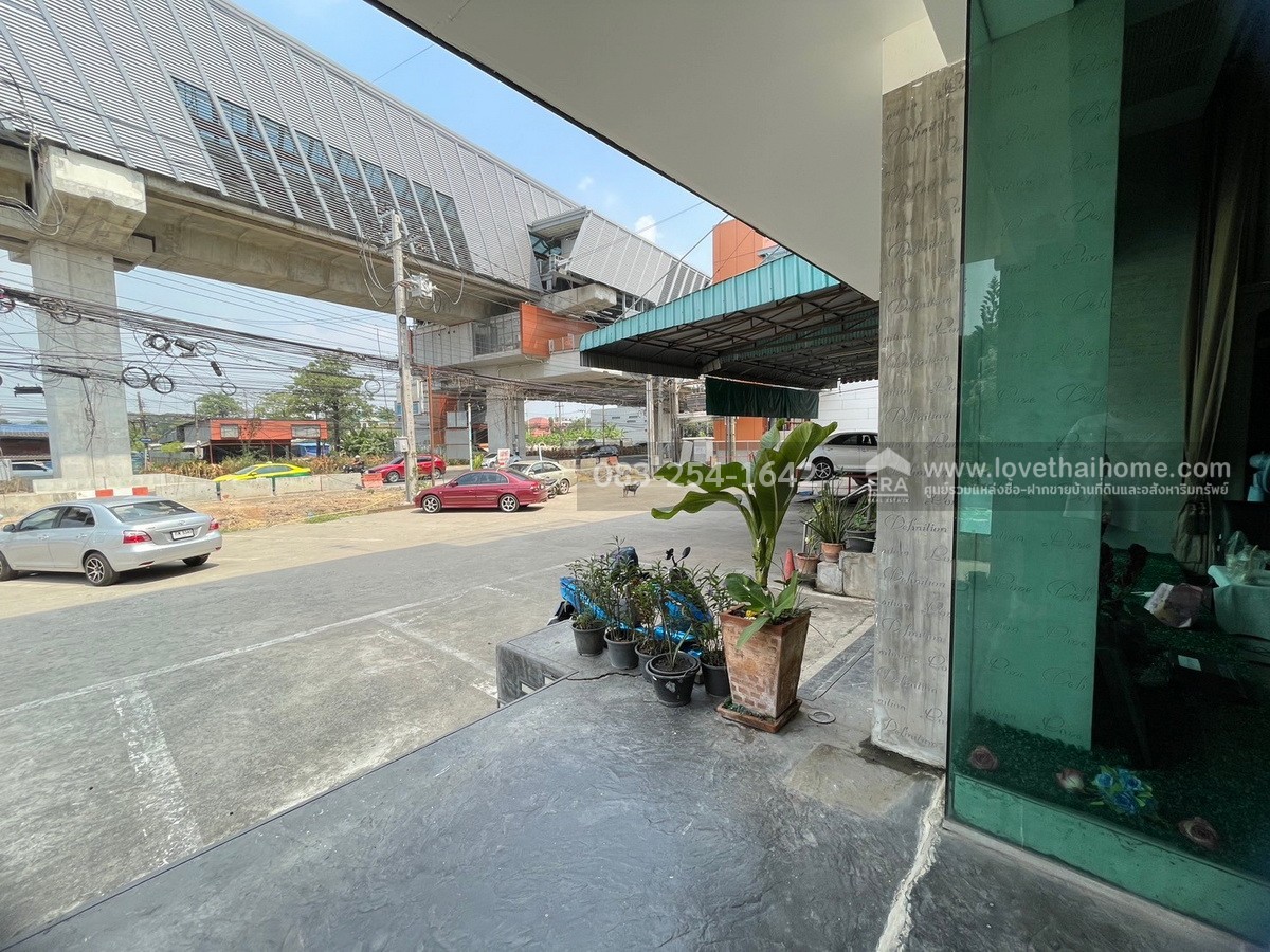 ให้เช่าตึกแถว ติดกับซอยรามคำแหง 158 ติดสถานีรถไฟฟ้าราษฎร์พัฒนา และติดหมู่บ้านปรีชา ตึก 2 คูหา 71 ตรว. (ให้เช่าอย่างน้อย 2 ปี)