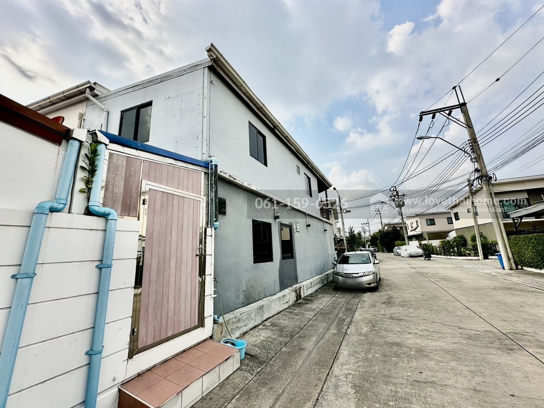 ขายทาวน์เฮ้าส์ เดอะคอนเนค 41 แจ้งวัฒนะ–ติวานนท์ หลังมุม 39.7 ตร.ว. ต่อเติมเต็มพื้นที่ ทำเลดี ใกล้รถไฟฟ้าสายสีชมพู-สถานีปากเกร็ด