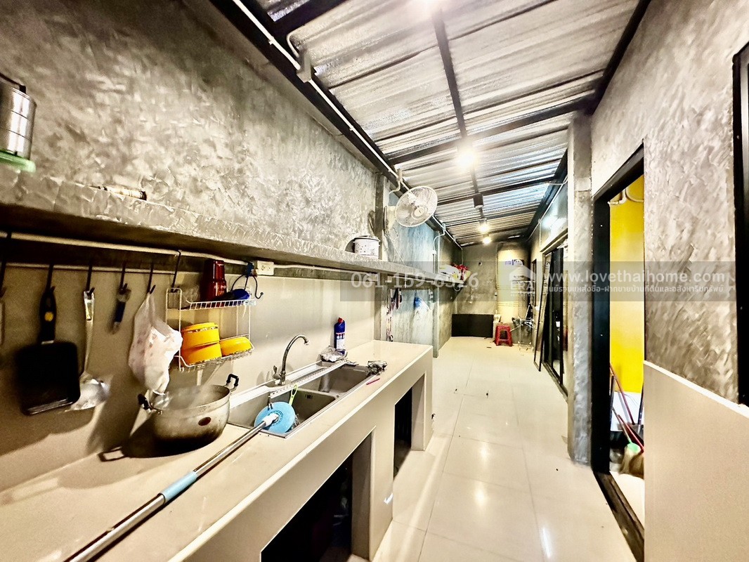 ขายทาวน์เฮ้าส์ เดอะคอนเนค 41 แจ้งวัฒนะ–ติวานนท์ หลังมุม 39.7 ตร.ว. ต่อเติมเต็มพื้นที่ ทำเลดี ใกล้รถไฟฟ้าสายสีชมพู-สถานีปากเกร็ด