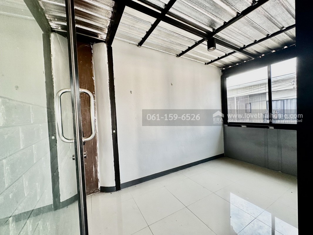 ขายทาวน์เฮ้าส์ เดอะคอนเนค 41 แจ้งวัฒนะ–ติวานนท์ หลังมุม 39.7 ตร.ว. ต่อเติมเต็มพื้นที่ ทำเลดี ใกล้รถไฟฟ้าสายสีชมพู-สถานีปากเกร็ด