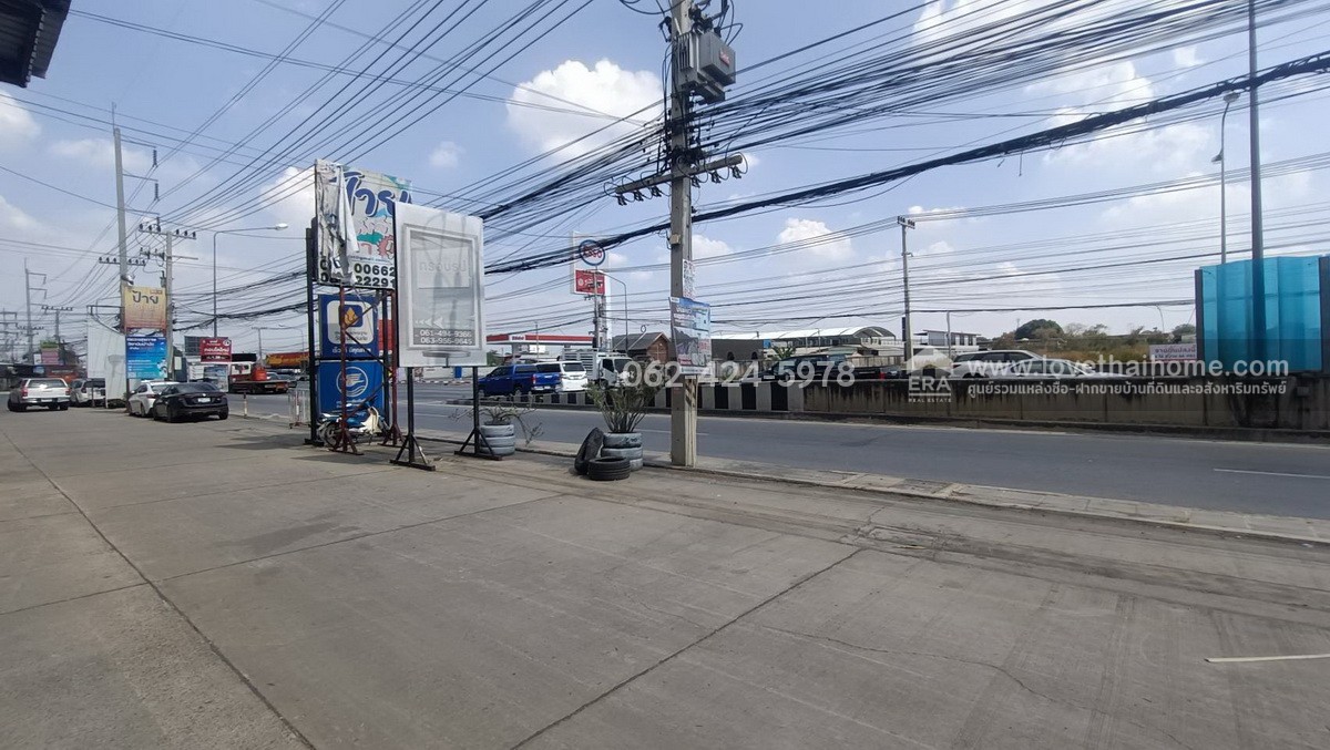 ขายตึกแถว 4.5 ชั้น 1คูหา โครงการ MT คลองหลวง พื้นที่ 25 ตรว. ติดถนนใหญ่ มีที่จอดรถหน้าตึก เหมาะทำธุรกิจ