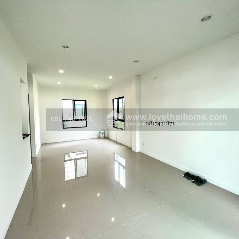 ขายบ้านเดี่ยว สัมมากร ชัยพฤกษ์-วงแหวน2 ไม่เคยเข้าอยู่  พื้นที่ 50 ตรว. ขายเพียงแค่3.7ล้านเท่านั้น ขายถูกสุดๆ ราคาดีขนาดนี้ หาไม่ได้อีกแล้วนะจ๊ะ!  