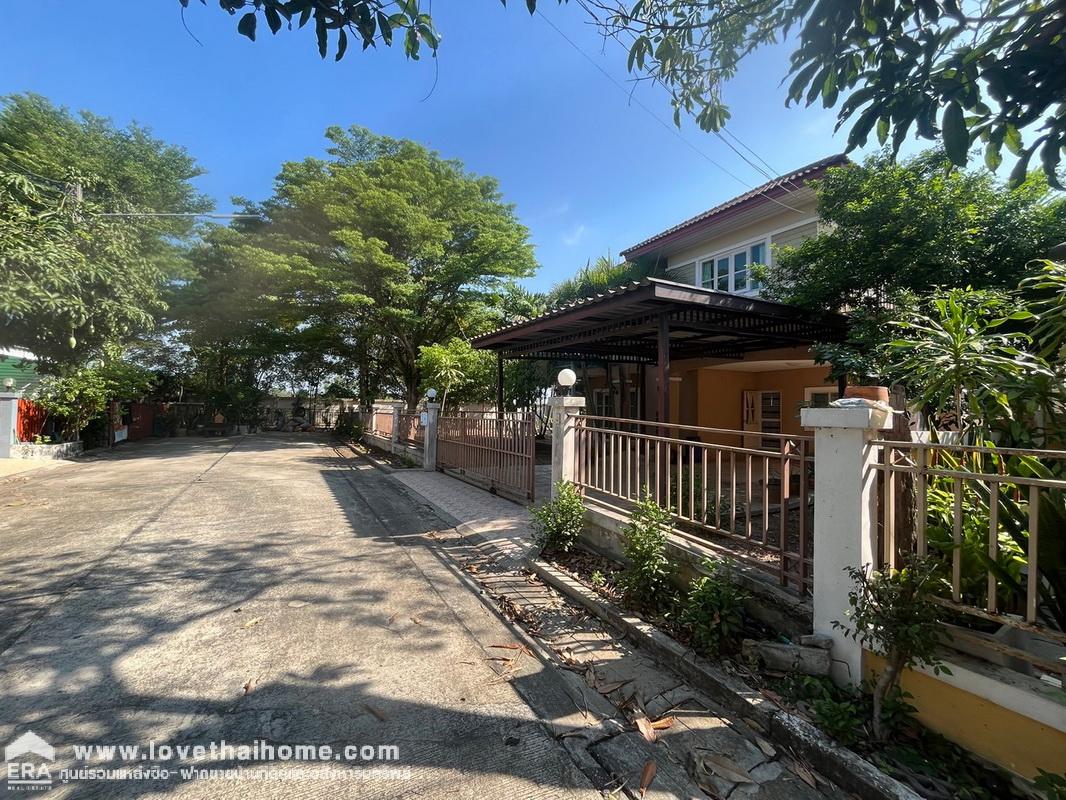 ขายบ้านเดี่ยว หมู่บ้านชาร์ล็อตเพลส ถนนลำลูกกา ที่ดิน 2 แปลง ปลูกบ้าน 1 หลัง แปลงหัวมุม สวยมาก ราคาก็ถูกจริงๆ พื้นที่ 143 ตรว. ไม่มีอีกแล้วที่ดินเยอะขนาดนี้