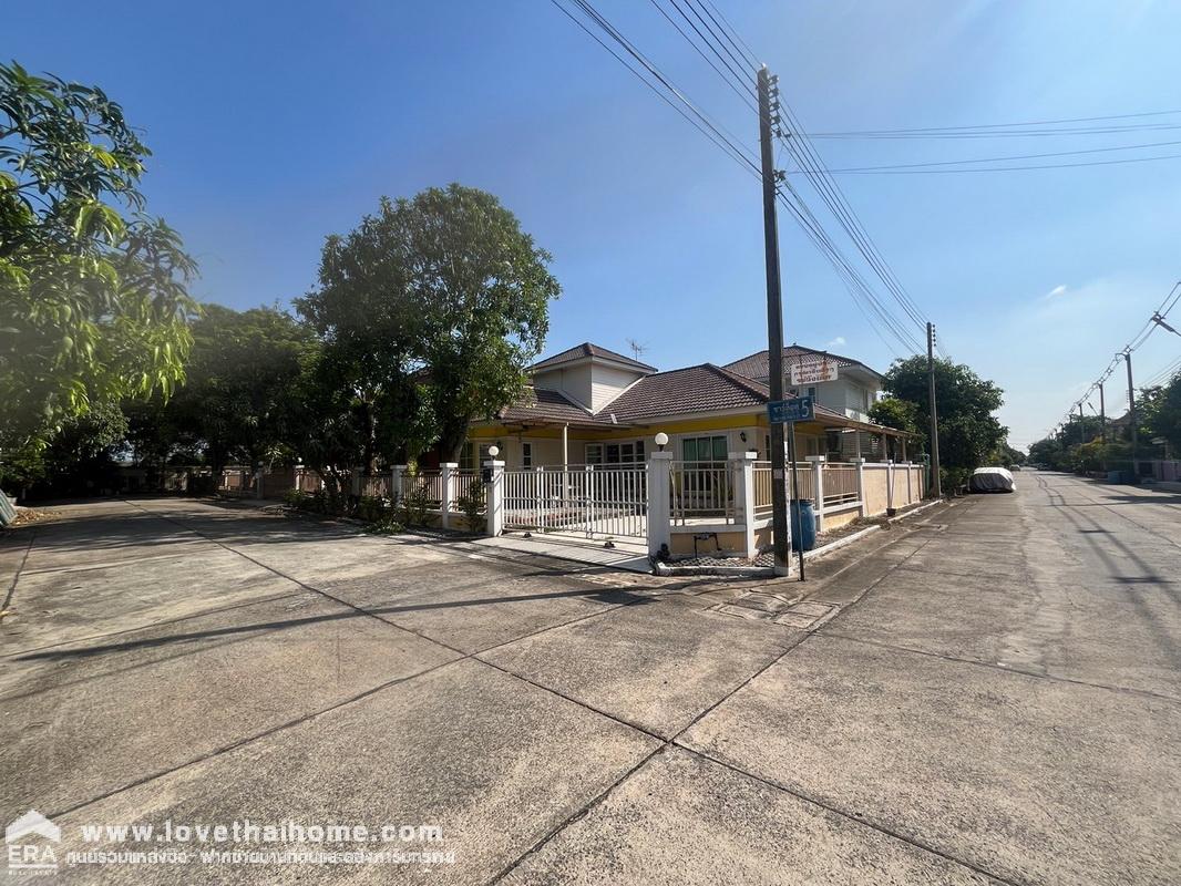 ขายบ้านเดี่ยว หมู่บ้านชาร์ล็อตเพลส ถนนลำลูกกา ที่ดิน 2 แปลง ปลูกบ้าน 1 หลัง แปลงหัวมุม สวยมาก ราคาก็ถูกจริงๆ พื้นที่ 143 ตรว. ไม่มีอีกแล้วที่ดินเยอะขนาดนี้