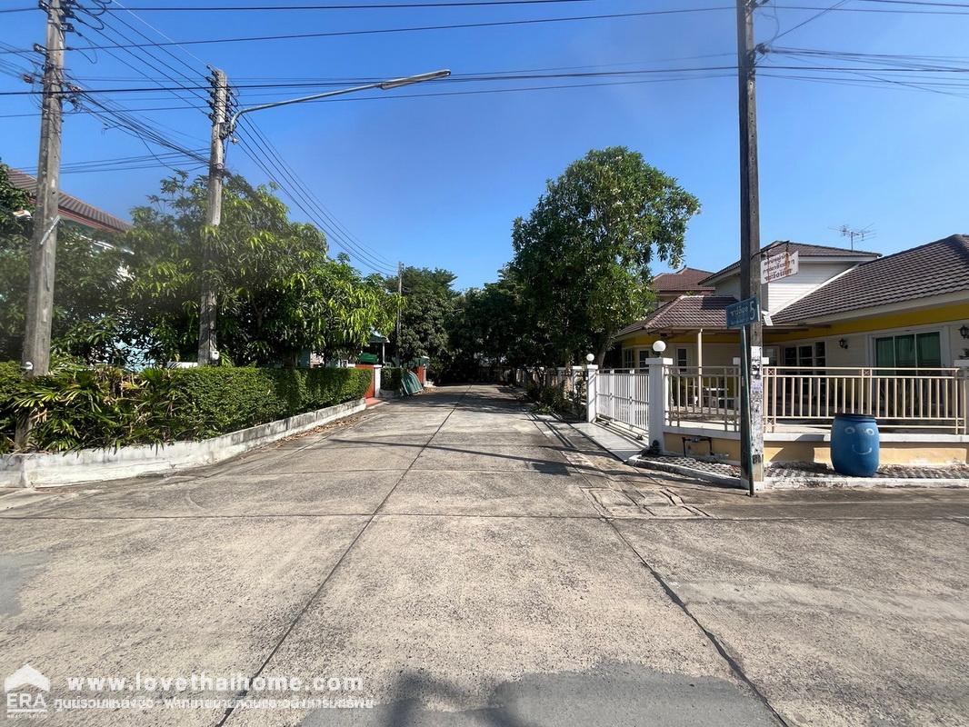 ขายบ้านเดี่ยว หมู่บ้านชาร์ล็อตเพลส ถนนลำลูกกา ที่ดิน 2 แปลง ปลูกบ้าน 1 หลัง แปลงหัวมุม สวยมาก ราคาก็ถูกจริงๆ พื้นที่ 143 ตรว. ไม่มีอีกแล้วที่ดินเยอะขนาดนี้