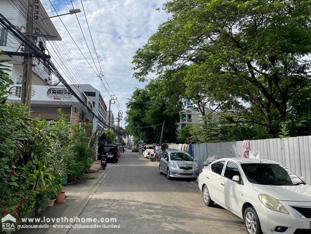 ขายที่ดินพร้อมบ้านเดี่ยว ซ.ลาดพร้าว 114 ห่างจากถนนใหญ่ เพียง 400 เมตร พื้นที่ 50 ตรว. ติดถนนหลักของซอย