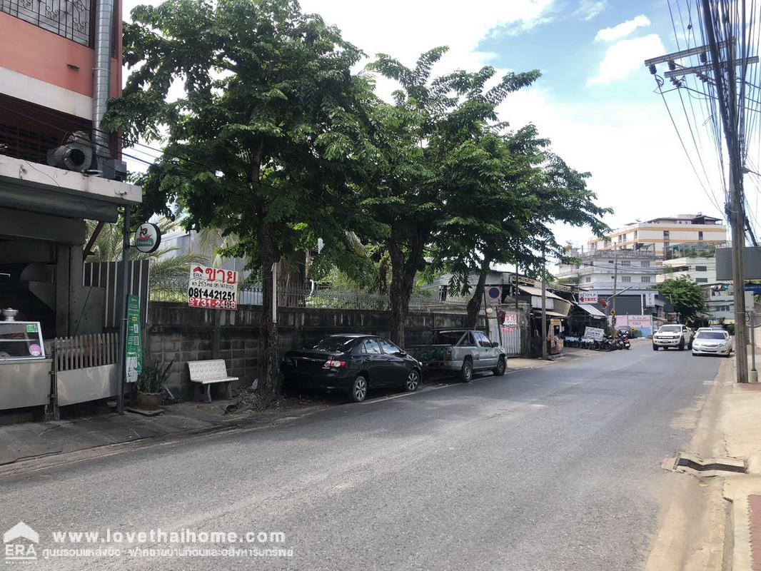 ขายที่ดิน  ติดถนนใหญ่ซอยอินทามระ44 ถนนสุทธิสารวินิจฉัย ทำเลดีมาก พื้นที่ 253 ตรว. ขาย 58.5 ล้านบาท ใกล้ MRT สุทธิสาร