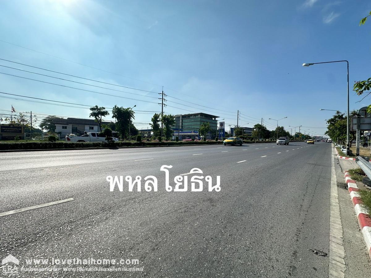 ขายอพาร์ตเม้นท์ 4 ชั้น ถนนพหลโยธิน 62 (ลำลูกกา 14) หมู่บ้านสราสินีวิลล์แยก5 พื้นที่ 102 ตรว. ขายต่ำกว่าราคาประเมิน ยังดำเนินกิจการอยู่ ใกล้รถไฟฟ้า 2 สาย คปอ./คูคต