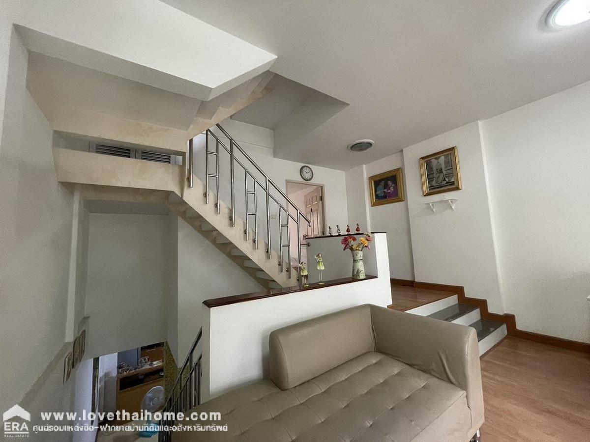 ขายทาวน์โฮม 3 ชั้น หมู่บ้านเมอริท เพลส ลาดพร้าว 87 เฟส 1 พื้นที่ 18.9 ตรว. พร้อมอยู่ ใกล้ทางด่วนรามอินทรา-อาจณรงค์ ถูกที่สุดในหมู่บ้าน 