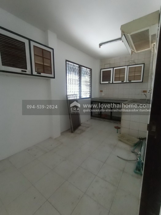 ขายบ้านเดี่ยว หมู่บ้านสหกรณ์ 3 ถ.เลี่ยงเมือง-ปากเกร็ด 13 เข้าซอยเพียง 300 เมตร พื้นที่ 100 ตรว. ห่างจากสถานีรถไฟฟ้าสายสีชมพู-เลี่ยงเมืองปากเกร็ด เพียง 2 กม.
