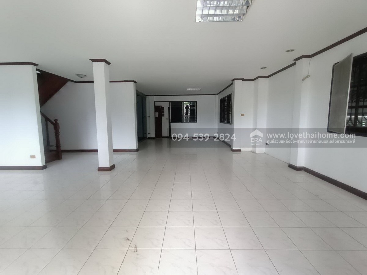 ขายบ้านเดี่ยว หมู่บ้านสหกรณ์ 3 ถ.เลี่ยงเมือง-ปากเกร็ด 13 เข้าซอยเพียง 300 เมตร พื้นที่ 100 ตรว. ห่างจากสถานีรถไฟฟ้าสายสีชมพู-เลี่ยงเมืองปากเกร็ด เพียง 2 กม.