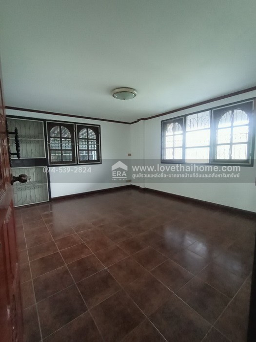 ขายบ้านเดี่ยว หมู่บ้านสหกรณ์ 3 ถ.เลี่ยงเมือง-ปากเกร็ด 13 เข้าซอยเพียง 300 เมตร พื้นที่ 100 ตรว. ห่างจากสถานีรถไฟฟ้าสายสีชมพู-เลี่ยงเมืองปากเกร็ด เพียง 2 กม.