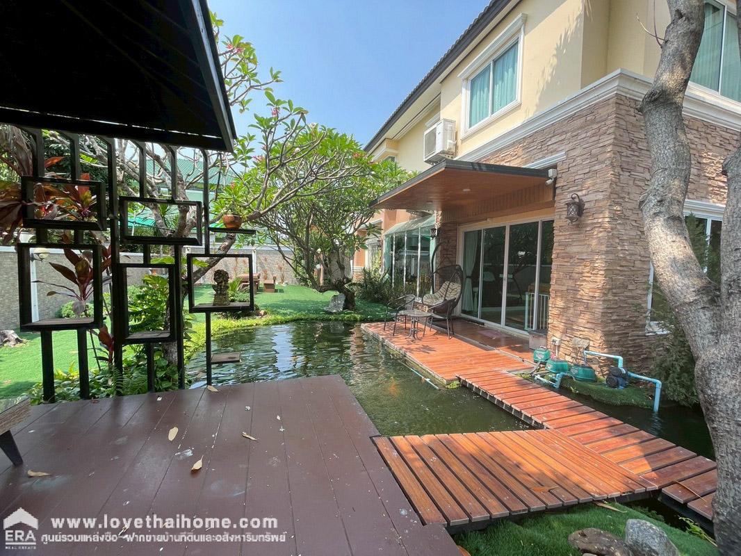 ขายบ้านเดี่ยว 2 ชั้น ติดถนนร่มเกล้า หมู่บ้านเค.ซี.เนเชอรัลวิลล์ ร่มเกล้า พื้นที่ 125 ตรว. ถนนเมนกว้าง 20 เมตร ใกล้สนามบินสุวรรณภูมิ