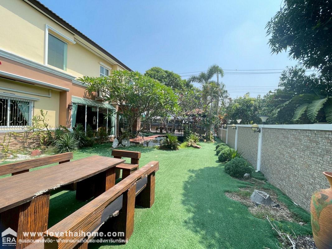 ขายบ้านเดี่ยว 2 ชั้น ติดถนนร่มเกล้า หมู่บ้านเค.ซี.เนเชอรัลวิลล์ ร่มเกล้า พื้นที่ 125 ตรว. ถนนเมนกว้าง 20 เมตร ใกล้สนามบินสุวรรณภูมิ