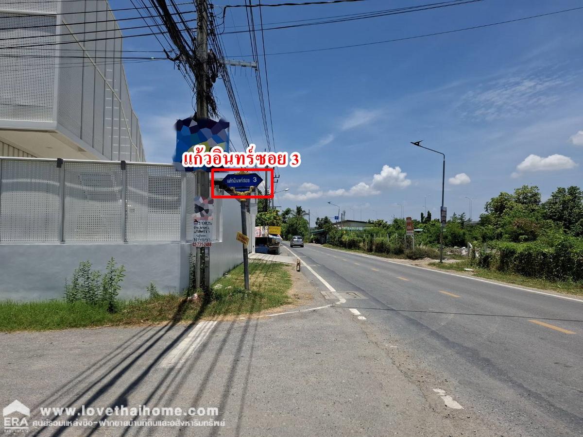 ขายบ้านเดี่ยว ในซอยแก้วอินทร์3 บางใหญ่ นนทบุรี ใกล้รถไฟฟ้าคลองบางไผ่ พื้นที่ 347 ตรว. ติดริมคลองวัดเสาหิน มีที่จอดรถจำนวนมาก เหมาะพักอาศัย และทำคาเฟ่