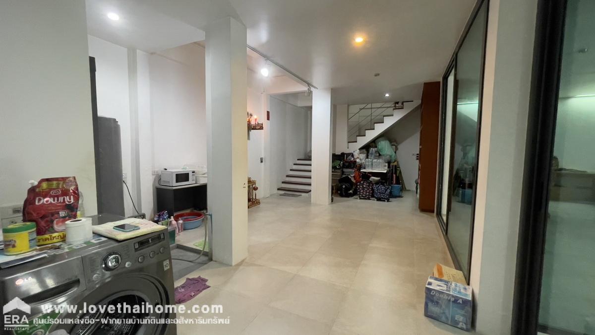 ขายบ้านตึกแถว4ชั้น 3คูหา ซอยสุขุมวิท30 พื้นที่ 31.2 ตรว. ขาย 55 ล้านบาท ทำเลใจกลางเมือง อยู่ระหว่าง BTS ทองหล่อ และ BTS พร้อมพงษ์ ตกแต่งภายในใช้วัสดุเกรดA ห่างจากสุขุมวิทเพียงแค่80เมตรเท่านั้น
