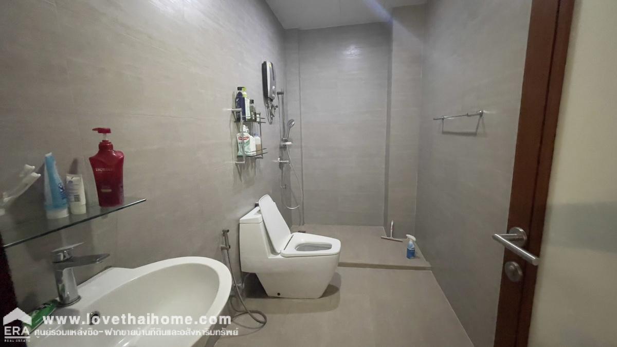 ขายบ้านตึกแถว4ชั้น 3คูหา ซอยสุขุมวิท30 พื้นที่ 31.2 ตรว. ขาย 55 ล้านบาท ทำเลใจกลางเมือง อยู่ระหว่าง BTS ทองหล่อ และ BTS พร้อมพงษ์ ตกแต่งภายในใช้วัสดุเกรดA ห่างจากสุขุมวิทเพียงแค่80เมตรเท่านั้น