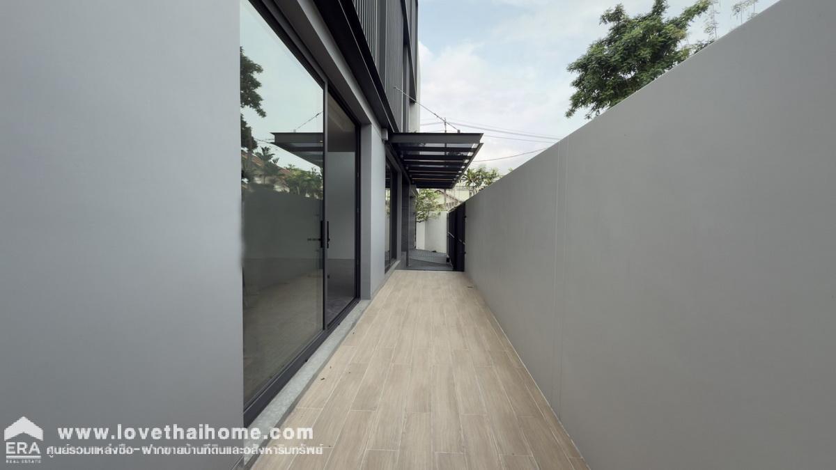 ขายบ้านหรู3ชั้น ซอยรามคำแหง108 หมู่บ้านเอ็กซ์คลูซีฟ (Exclusive39) พื้นที่ 125 ตรว. ขาย 65 ล้านบาท บ้านมุม สร้างใหม่ยังไม่เคยเข้าอยู่ ใกล้แนวรถไฟฟ้าสายสีส้ม สถานีสัมมากร ตกแต่งใช้วัสดุเกรดA ทั้งหลัง