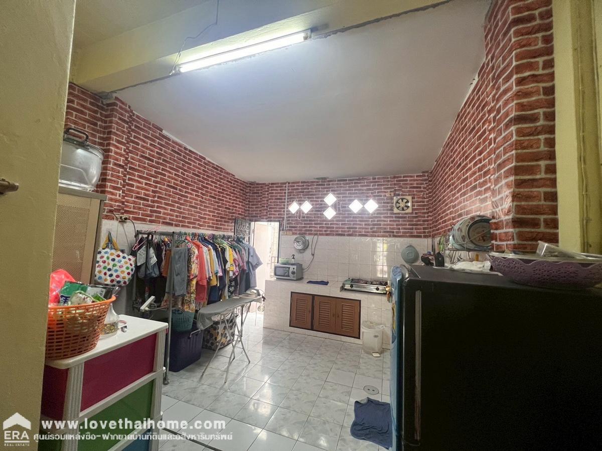 ขายทาวน์เฮ้าส์ราคาถูก เจ้าของบ้านใจดี หมู่บ้านหรรษามาเจริญ3 (ซอยสนอง) เพชรเกษม 81 พื้นที่ 19.6 ตรว. บ้านต่อเติมพร้อมอยู่
