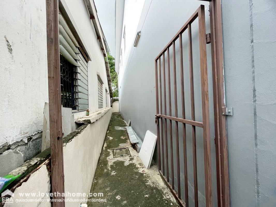 ขายทาวน์เฮ้าส์ 2 ชั้น ซ.วัดเวฬุวนาราม18 ถ.สรงประภา หลังริม พื้นที่ 38.2 ตรว.ตกแต่งใหม่หมดทั้งหลัง พร้อมเข้าอยู่ได้เลย ขายถูกกว่าทุกหลังในหมู่บ้านนี้แล้วครับ รับประกันเลยว่าบ้านสภาพนางฟ้า แต่ราคาโรงงานเลยจ้า