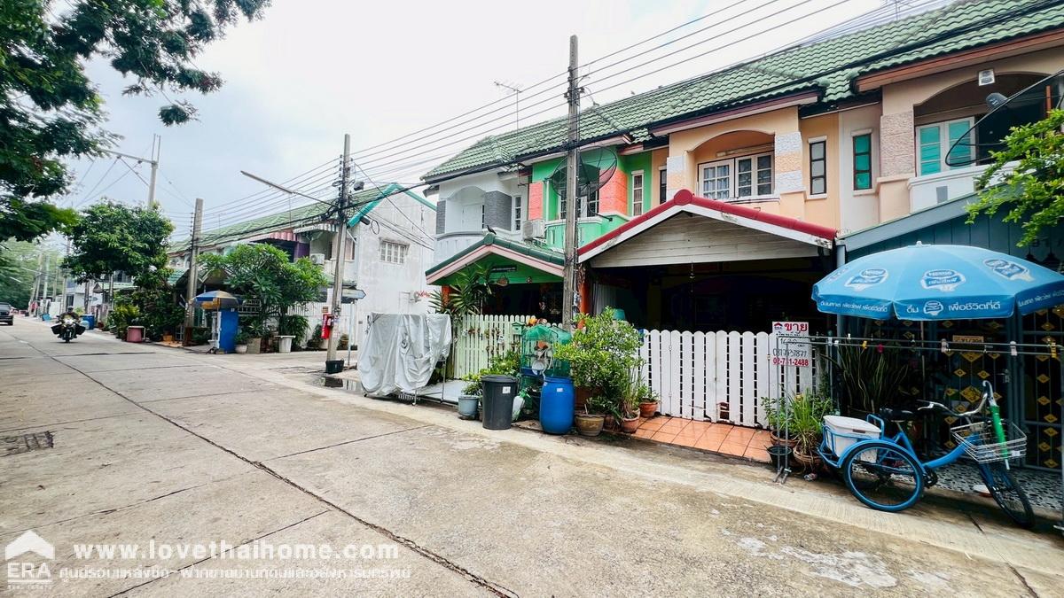 ขายทาวน์เฮ้าส์ บางบัวทอง หมู่บ้านกานต์มณี ถนนบางกรวย-ไทรน้อย พื้นที่ 16.3 ตรว. เฟส3 ติดตลาดบัวทองเคหะ ขายตามสภาพ หน้าบ้านโล่ง วิวทะเลสาบ