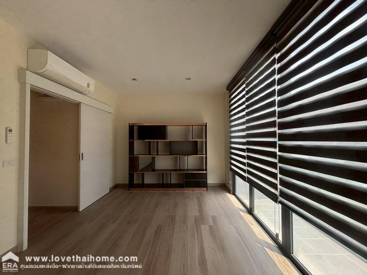 ขายทาวน์โฮม 3 ชั้น หมู่บ้านไอเจ้นท์ พรีเมียม ทาวน์โฮม พัฒนาการ 99 บ้านหลังมุม 23.6 ตรว. ขายถูก!เจ้าของขายขาดทุน บ้านไม่เคยเข้าอยู่ ต่อเติมครัว แถมเฟอร์ฯ ทั้งหลัง ใกล้รถไฟฟ้าสายสีเหลือง-สถานีพัฒนาการ
