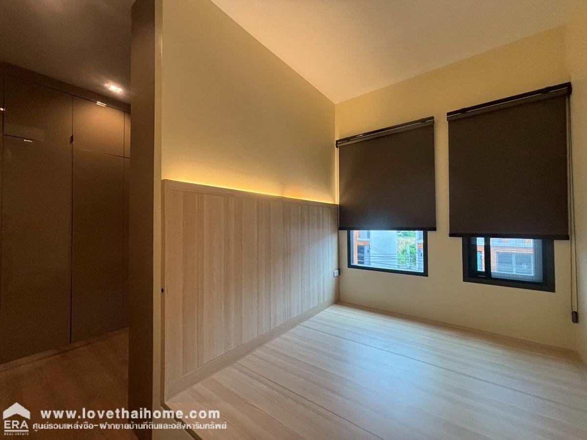ขายทาวน์โฮม 3 ชั้น หมู่บ้านไอเจ้นท์ พรีเมียม ทาวน์โฮม พัฒนาการ 99 บ้านหลังมุม 23.6 ตรว. ขายถูก!เจ้าของขายขาดทุน บ้านไม่เคยเข้าอยู่ ต่อเติมครัว แถมเฟอร์ฯ ทั้งหลัง ใกล้รถไฟฟ้าสายสีเหลือง-สถานีพัฒนาการ