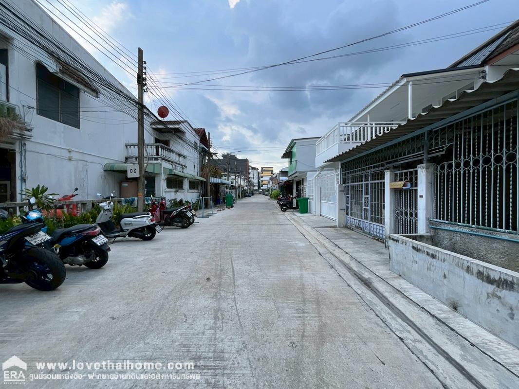 ขายทาวน์เฮ้าส์ 2 ชั้น ถนนรัชดาภิเษก7 ซอยชานเมือง16 หมู่บ้านอยู่เจริญ พื้นที่ 17.9 ตรว. ทำเลทอง ทำเลดี ถูกสุดในซอยนี้แล้ว!!