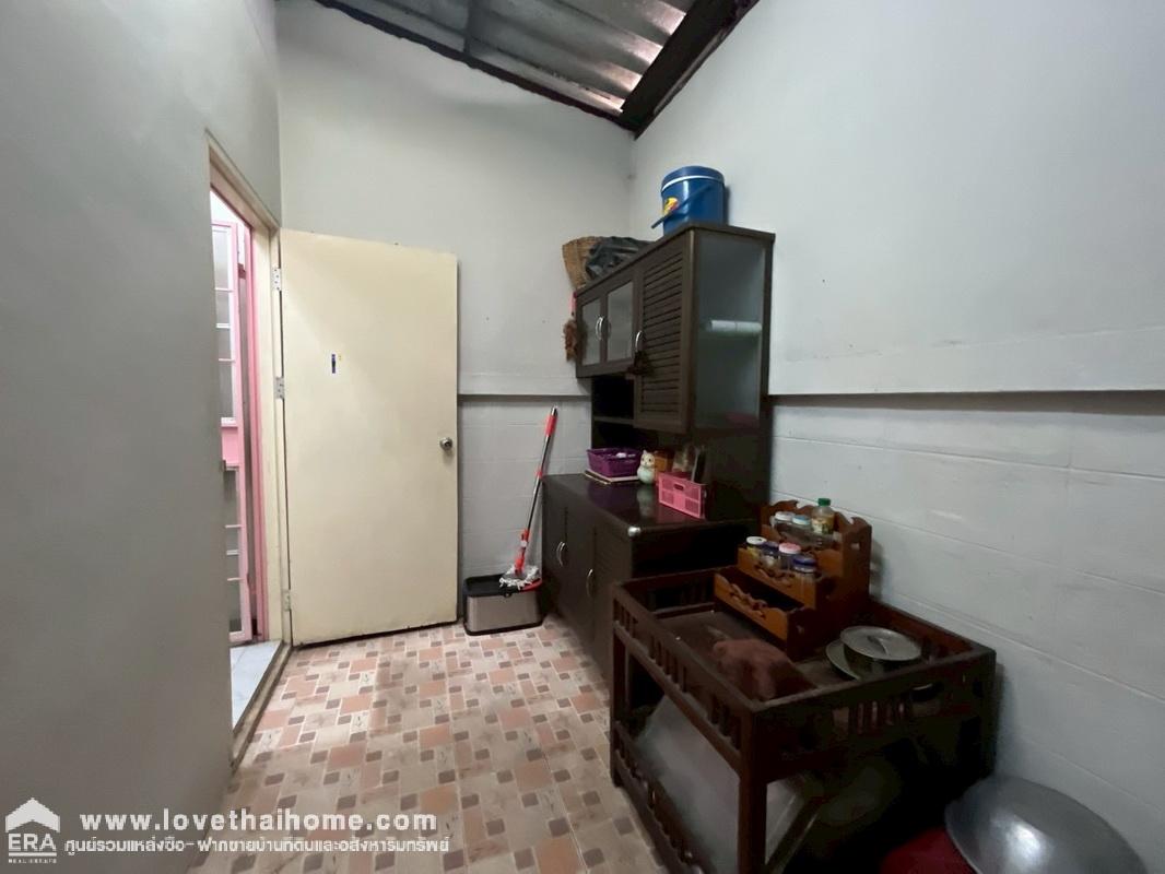 ขายทาวน์เฮ้าส์ หมู่บ้านเลิศอุบล ลำลูกกา คลอง5 พื้นที่ 16 ตรว. สะดวกในการเดินทาง โดยไม่ต้องมีรถส่วนตัวก็สบาย เข้า-ออกสะดวก ใกล้โลตัสในซอย,7-11,โฮมโปร,บิ๊กซี และไปรษณีย์อยู่ปากทาง