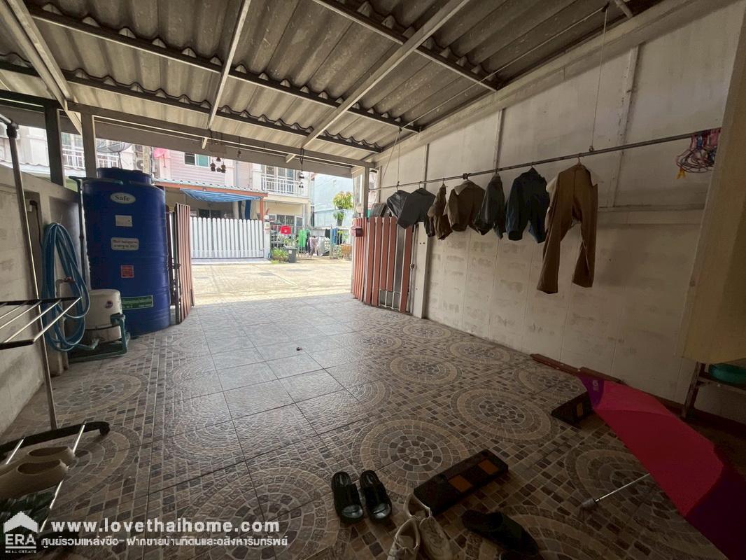 ขายทาวน์เฮ้าส์ หมู่บ้านเลิศอุบล ลำลูกกา คลอง5 พื้นที่ 16 ตรว. สะดวกในการเดินทาง โดยไม่ต้องมีรถส่วนตัวก็สบาย เข้า-ออกสะดวก ใกล้โลตัสในซอย,7-11,โฮมโปร,บิ๊กซี และไปรษณีย์อยู่ปากทาง
