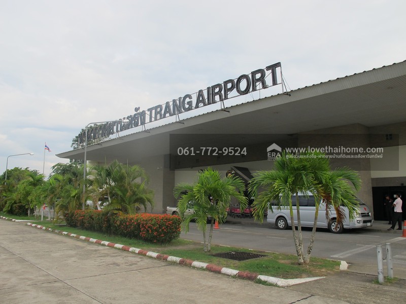 ขายอพาร์ตเม้นท์ 5 ชั้น ซอยนาคนิวาส 53 ลาดพร้าว เนื้อที่ 211 ตรว. มีที่จอดรถ ใกล้รถไฟฟ้าสายสีเหลือง-สถานีลาดพร้าว71 และเซ็นทรัล อีสต์วิลล์