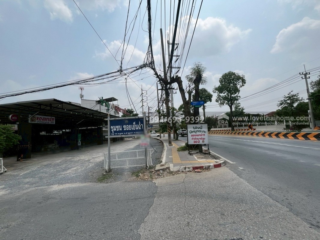 ขายที่ดิน อยู่ในซอยลำลูกกา37 ชุมชนเย็นฉ่ำ พื้นที่ 60 ตรว. ใกล้รถไฟฟ้า สถานีคูคต ทำเลเดินทางสะดวกมากค่ะ เหมาะสร้างบ้าน