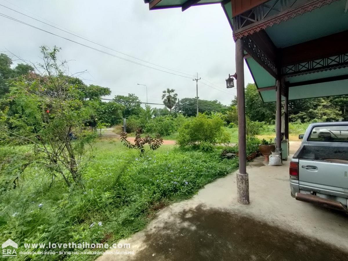 ขายที่ดินพร้อมบ้านชั้นเดียว ติดถนนเลียบคลอง10 รังสิต-นครนายก หนองเสือ พื้นที่ 400 ตรว. สามารถทำสวนได้อยู่ติดถนน หน้ากว้าง 20 เมตร
