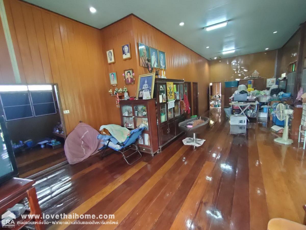 ขายที่ดินพร้อมบ้านชั้นเดียว ติดถนนเลียบคลอง10 รังสิต-นครนายก หนองเสือ พื้นที่ 400 ตรว. สามารถทำสวนได้อยู่ติดถนน หน้ากว้าง 20 เมตร
