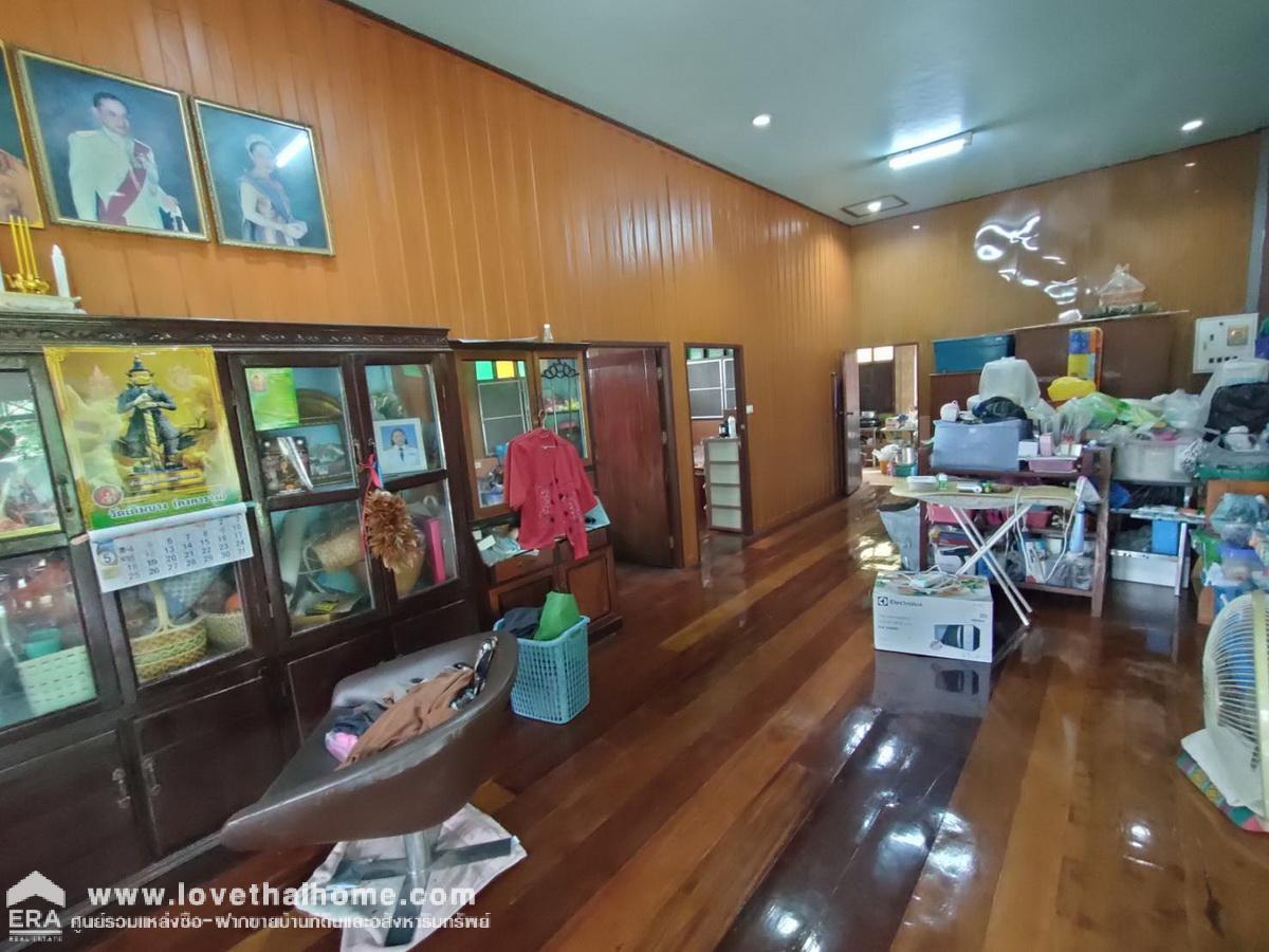 ขายที่ดินพร้อมบ้านชั้นเดียว ติดถนนเลียบคลอง10 รังสิต-นครนายก หนองเสือ พื้นที่ 400 ตรว. สามารถทำสวนได้อยู่ติดถนน หน้ากว้าง 20 เมตร