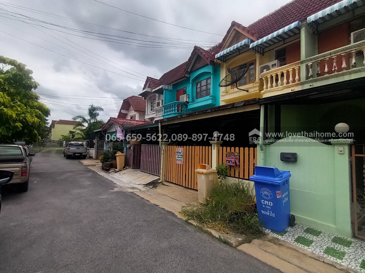 ขายทาวน์เฮ้าส์ ถ.แจ้งวัฒนะ-ปากเกร็ด 17 หมู่บ้านทรัพย์วัฒนะ พื้นที่ 18 ตรว. ใกล้รถไฟฟ้าสายสีชมพู-สถานีแจ้งวัฒนะ-ปากเกร็ด 28 และทางด่วน ราคาถูกมาก รีบเป็นเจ้าของด่วน!