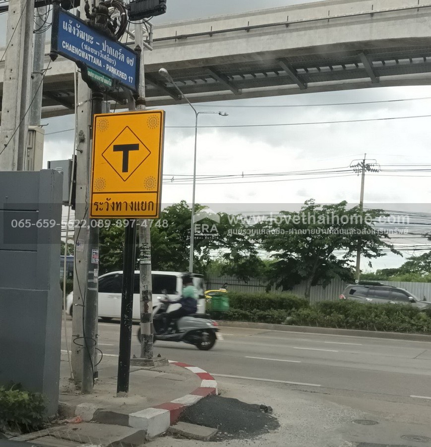 ขายทาวน์เฮ้าส์ ถ.แจ้งวัฒนะ-ปากเกร็ด 17 หมู่บ้านทรัพย์วัฒนะ พื้นที่ 18 ตรว. ใกล้รถไฟฟ้าสายสีชมพู-สถานีแจ้งวัฒนะ-ปากเกร็ด 28 และทางด่วน ราคาถูกมาก รีบเป็นเจ้าของด่วน!