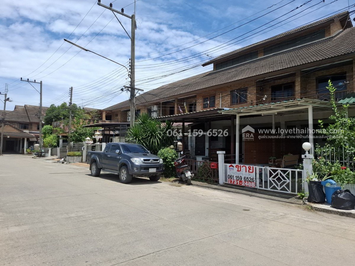 ขายทาวน์เฮ้าส์ หมู่บ้านมาลีวัลย์ รังสิต-นครนายก 27 สไตล์บ้านเดี่ยว 46 ตรว. บรรยากาศร่มรื่น หน้าบ้านโปร่ง โล่ง รับลมเย็นสบาย