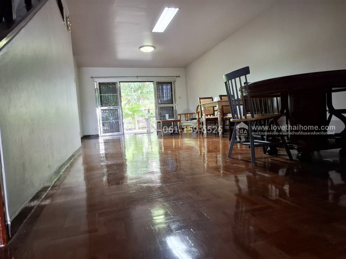 ขายทาวน์เฮ้าส์ หมู่บ้านมาลีวัลย์ รังสิต-นครนายก 27 สไตล์บ้านเดี่ยว 46 ตรว. บรรยากาศร่มรื่น หน้าบ้านโปร่ง โล่ง รับลมเย็นสบาย