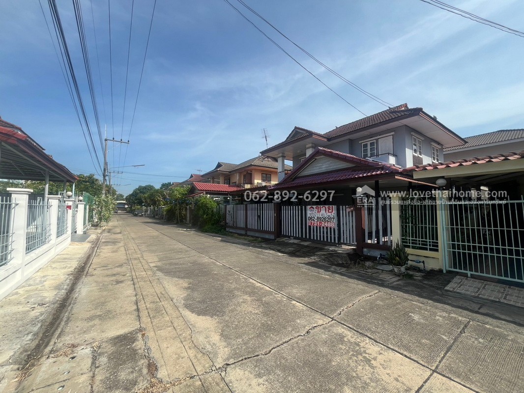 ขายบ้านเดี่ยว 2 ชั้น หมู่บ้านเพชรชมพู2 ถนนรังสิต-นครนายก คลอง8 ซอยโรงเรียนตวงพรวิทยา พื้นที่ 53 ตรว. (ขายต่ำกว่าราคาประเมิน) ขายถูกมาก เพียง 2.25 ล้านบาทเท่านั้น ราคานี้หาไม่ได้อีกแล้ว รีบตัดสินใจก่อนหลุดมือ สนใจโทร. 062-892-6297