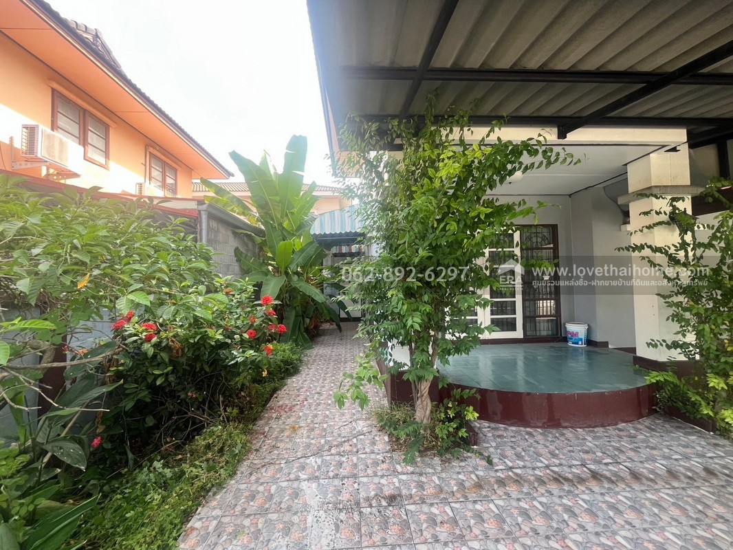 ขายบ้านเดี่ยว 2 ชั้น หมู่บ้านเพชรชมพู2 ถนนรังสิต-นครนายก คลอง8 ซอยโรงเรียนตวงพรวิทยา พื้นที่ 53 ตรว. (ขายต่ำกว่าราคาประเมิน) ขายถูกมาก เพียง 2.25 ล้านบาทเท่านั้น ราคานี้หาไม่ได้อีกแล้ว รีบตัดสินใจก่อนหลุดมือ สนใจโทร. 062-892-6297
