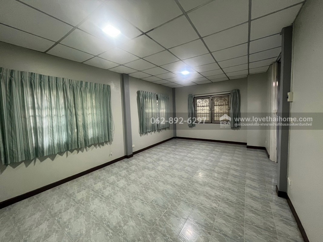 ขายบ้านเดี่ยว 2 ชั้น หมู่บ้านเพชรชมพู2 ถนนรังสิต-นครนายก คลอง8 ซอยโรงเรียนตวงพรวิทยา พื้นที่ 53 ตรว. (ขายต่ำกว่าราคาประเมิน) ขายถูกมาก เพียง 2.25 ล้านบาทเท่านั้น ราคานี้หาไม่ได้อีกแล้ว รีบตัดสินใจก่อนหลุดมือ สนใจโทร. 062-892-6297