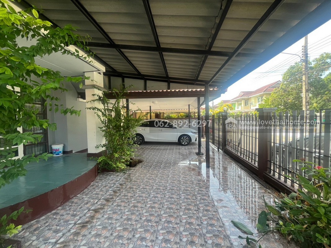 ขายบ้านเดี่ยว 2 ชั้น หมู่บ้านเพชรชมพู2 ถนนรังสิต-นครนายก คลอง8 ซอยโรงเรียนตวงพรวิทยา พื้นที่ 53 ตรว. (ขายต่ำกว่าราคาประเมิน) ขายถูกมาก เพียง 2.25 ล้านบาทเท่านั้น ราคานี้หาไม่ได้อีกแล้ว รีบตัดสินใจก่อนหลุดมือ สนใจโทร. 062-892-6297