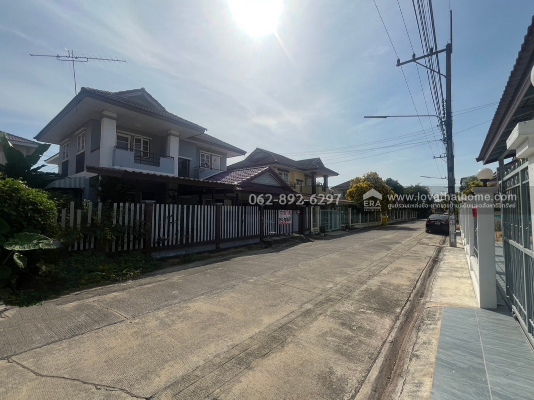 ขายบ้านเดี่ยว 2 ชั้น หมู่บ้านเพชรชมพู2 ถนนรังสิต-นครนายก คลอง8 ซอยโรงเรียนตวงพรวิทยา พื้นที่ 53 ตรว. (ขายต่ำกว่าราคาประเมิน) ขายถูกมาก เพียง 2.25 ล้านบาทเท่านั้น ราคานี้หาไม่ได้อีกแล้ว รีบตัดสินใจก่อนหลุดมือ สนใจโทร. 062-892-6297