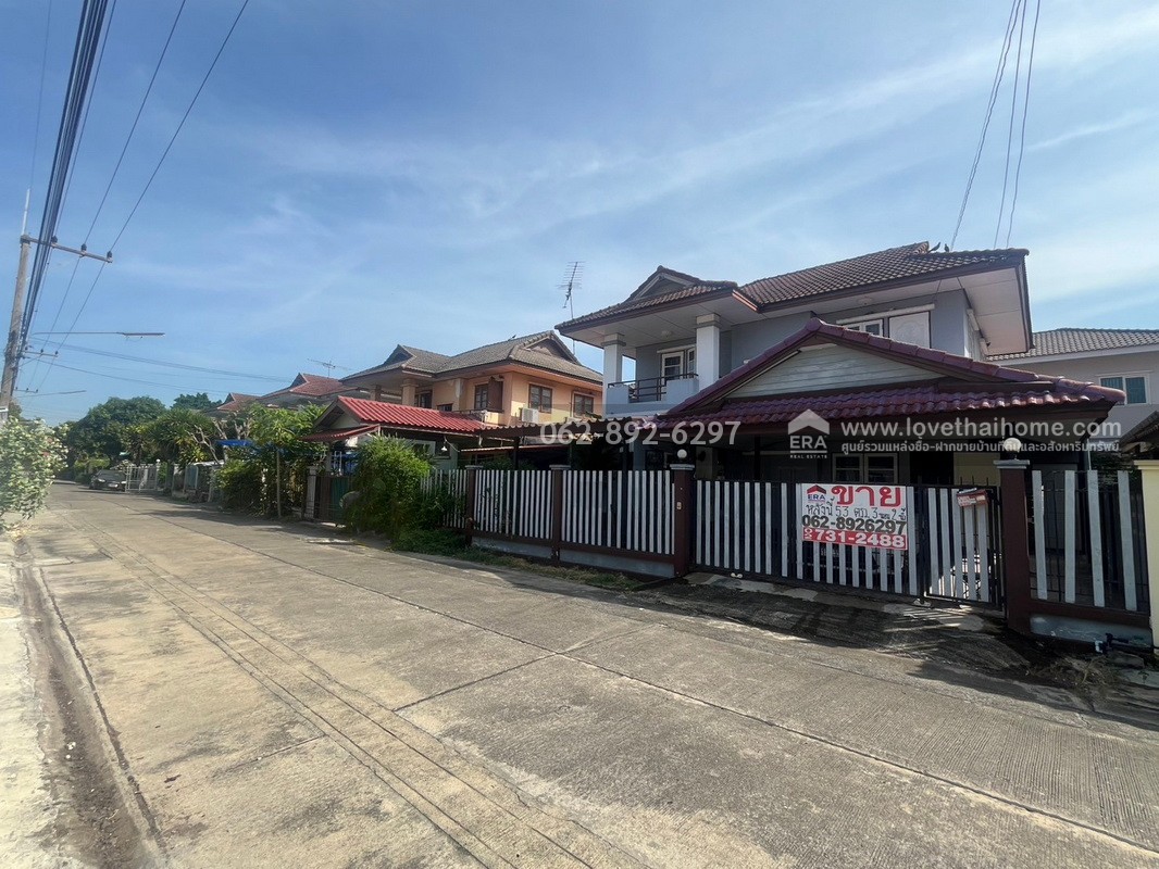 ขายบ้านเดี่ยว 2 ชั้น หมู่บ้านเพชรชมพู2 ถนนรังสิต-นครนายก คลอง8 ซอยโรงเรียนตวงพรวิทยา พื้นที่ 53 ตรว. (ขายต่ำกว่าราคาประเมิน) ขายถูกมาก เพียง 2.25 ล้านบาทเท่านั้น ราคานี้หาไม่ได้อีกแล้ว รีบตัดสินใจก่อนหลุดมือ สนใจโทร. 062-892-6297